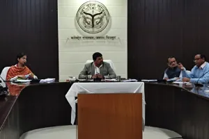 चित्रकूट : डीएम बोले, खेत तालाब योजना का लक्ष्य पूरा किया जाएगा