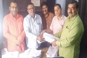 अयोध्या : एमएलसी चुनाव में वोटर बनाने को सौंपे 2176 फार्म