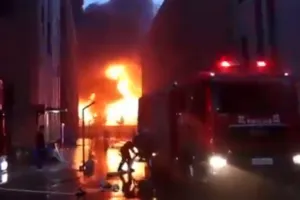 Video: चीन में हेनान प्रांत के कारखाने में लगी भीषण आग, 35 से ज्यादा लोगों की मौत 