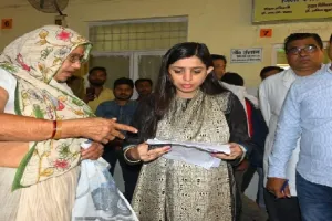 बांदा : बाहर की दवा लिखने पर डीएम ने दिखाये तेवर, दो डॉक्टरों से मांगा स्पष्टीकरण