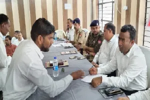 अयोध्या : तहसील में मंडलायुक्त, डीएम व एसएसपी ने सुनी लोगों की फरियाद