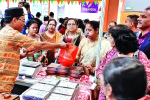 टनकपुर: अंतरराष्ट्रीय व्यापार मेले में चम्पावत की बाल मिठाई की धमक  