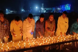 बांदा : 501 दीप जलाकर लिया स्वच्छता का संकल्प