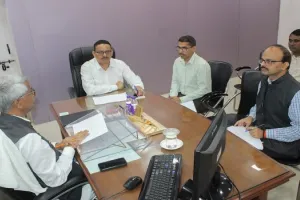 मुरादाबाद : पारदर्शिता के साथ कराएं धान खरीद, डीएम ने बैठक में दिए निर्देश