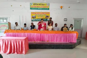 बहराइच :  विधायक बोले, पराली को जलाने के बजाए बनाएं खाद