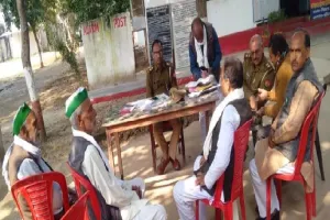 बांदा : प्रशासन की नजरबंदी से खफा भाकियू नेता, लोकसभा चुनाव में देंगे मुंहतोड़ जवाब 