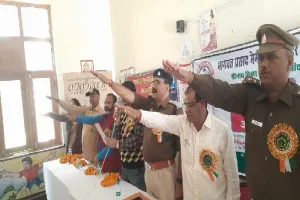  बांदा :  बिना हेलमेट या सीट बेल्ट के वाहन न चलाने की दी गई नसीहत