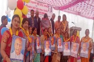 बांदा : शिक्षा के क्षेत्र में छू रहे शिखर, पतन के रास्ते खोल रही संस्कारहीनता