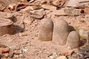 Kanpur Central Station : खोदाई के दौरान मिले तीन शिवलिंग, नाग और नागिन का जोड़ा भी आया नजर, पल में हो गया गायब