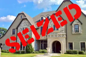 हल्द्वानी: अवैध निर्माण पर दो व्यावसायिक भवन सील