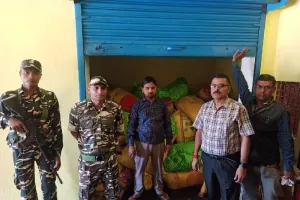 बहराइच : बिना लाइसेंस के संचालित हो रहे दो खाद की दुकान सील, मुकदमा दर्ज