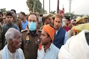 बांदा : डंपर ने साइकिल सवार ताई-भतीजे को रौंदा, ग्रामीणों ने लगाया जाम