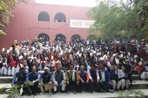 सुल्तानपुर: केएनआई में 3,202 विद्यार्थियों को मिला स्मार्टफोन 