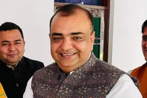 लखनऊ: आकाश को अलॉट हुआ आजम का सरकारी आवास 