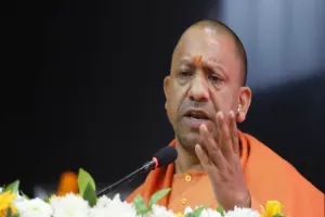 कोरोना से दिवंगत पत्रकारों के परिजनों को CM योगी ने दी सहायता राशि, बोले- हम सबका लक्ष्य है लोकमंगल 