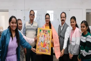 अयोध्या: संचार मंत्रालय में हुआ अवध विवि के पत्रकारिता विभाग की छात्रा का चयन