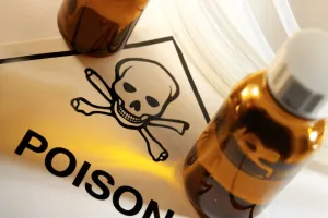 बलरामपुर में युवक ने पत्नी और बच्चों संग खाया जहर, हालत गंभीर 