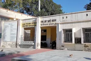 मुरादाबाद : सरकारी चिकित्सा सेवा बेदम, स्वास्थ्य विभाग के खुद के कदम मजबूत नहीं...वेंटीलेटर पर अस्पताल