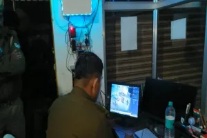 उन्नाव: किसान से दिनदहाड़े लूटे दो लाख रुपये, लुटेरों की तलाश में जुटी पुलिस 