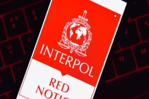 प्रयागराज: शाइन सिटी के सीएमडी की गिरफ्तारी को लेकर रेड कॉर्नर नोटिस जारी