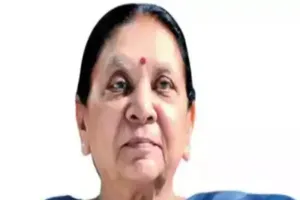 लखनऊ: एसजीपीजीआई के स्थापना दिवस पर डॉक्टरों को राज्यपाल ने किया सम्मानित 