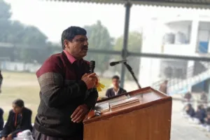 रायबरेली: कविता के माध्यम से डॉ. दिनेश मणि ने छात्रों को दिए बोर्ड परीक्षा के Tips 