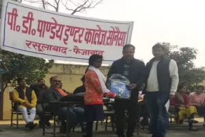 अयोध्या: सजायी रंगोली, लगाई मेंहदी, दिया स्वस्थ रहने का संदेश