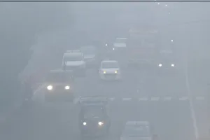 Weather Today : घने कोहरे की गिरफ्त में Delhi-NCR, कहीं बर्फबारी...कहीं शीतलहर जारी