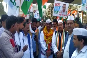 लखनऊ: कांग्रेस नेताओं ने निकाली 'भारत जोड़ो यात्रा', कार्यकर्ताओं का उमड़ा जनसैलाब