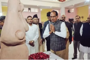 भोपाल गैस त्रासदी बरसी : CM शिवराज ने यूनियन कार्बाइड कंपनी को ठहराया जिम्मेदार