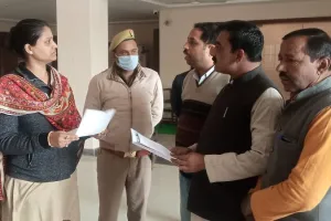 बरेली: ठंड में गरीबों को कंबल बांटने और अलाव जलाने के लिए दिया ज्ञापन