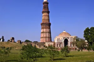 कुतुब मीनार विवाद : अदालत करेगी हस्तक्षेप अर्जी की समीक्षा के लिये आदेश पारित 