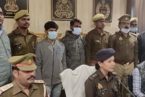 Chitrakoot News: इंडस टावर से बैटरी चोरी में दो आरोपी गिरफ्तार, पिकअप, नौ बैटरियों के साथ असलहे बरामद, कानपर में बेचने की बात कबूली