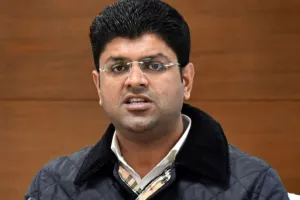 सड़क निर्माण में घटिया सामग्री इस्तेमाल करने पर ठेकेदार नपेंगे: दुष्यंत चौटाला