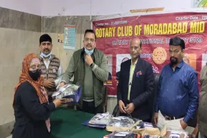 मुरादाबाद : संक्रमण रोकने को बरतें सतर्कता, क्लब के पदाधिकारियों ने क्षयरोगियों को बांटा पौष्टिक आहार 