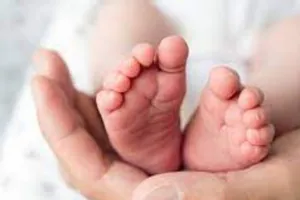 गौतम बुद्ध नगर: कड़ाके की ठंड में लावारिस मिली नवजात बच्ची, उपचार के लिए अस्पताल में भर्ती