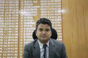 जौनपुर: ठेकेदार के खिलाफ दर्ज किया जाय प्राथमिकी, फर्म को किया जाय ब्लैक लिस्टेड, डीएम ने दिए निर्देश