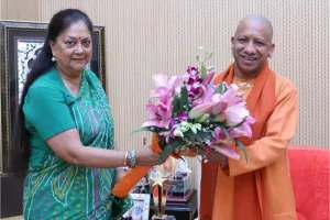 वसुंधरा राजे ने मुख्यमंत्री योगी से की मुलाकात, विकास कार्यों की प्रशंसा की