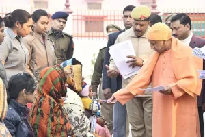 मुख्यमंत्री योगी ने गोरखपुर में सुनी जनसमस्याएं, अधिकारियों को दिए यह निर्देश