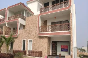 लखनऊ: बाहुबली विजय मिश्रा की बहू की करोड़ों की संपत्ति कुर्क, गैंगस्टर एक्ट के तहत हुई कार्रवाई