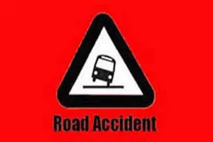 बाराबंकी: पिकअप की टक्कर से बाइक सवार एक युवक की मौत, साथी गंभीर