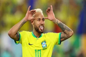 FIFA World Cup Qatar 2022 : नेमार ने की पेले के रिकॉर्ड की बराबरी, पर हार ने उन्हें रुला दिया