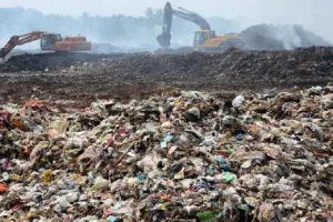 हानिकारक कचरे के निस्तारण में देरी भोपाल गैस त्रासदी के पीड़ितों के स्वास्थ्य के अधिकार का हनन 