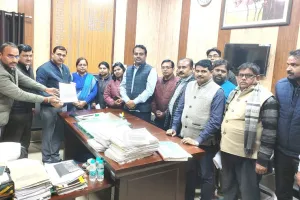 बेसिक शिक्षा परिषद के शिक्षकों ने मांगा निशुल्क चिकित्सा का लाभ, आरएसएम लखनऊ इकाई की पहल