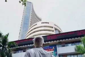 कमजोर वैश्विक रूझानों के बीच शुरुआती कारोबार में सेंसेक्स-निफ्टी में गिरावट, रुपया भी ढहा