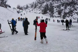 नए साल पर कहीं घूमने का बना रहें हैं प्लान और स्नोफॉल के हैं शौकीन, इन खास जगहों को चुनें, यादगार बन जाएगी ट्रिप