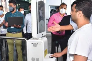 सिंधिया ने दिल्ली हवाई अड्डे पर यात्रियों के लिए कागजरहित प्रवेश की सुविधा 'डिजियात्रा' की  शुरू 