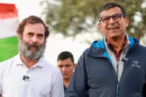 भारत जोड़ो यात्रा : RaGa संग कदमताल करते दिखे RBI के पूर्व गवर्नर रघुराम राजन