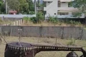 भोपाल में दिखा कबाड़ से जुगाड़ का बेजोड़ नमूना, दुनिया की पहली 50 क्विंटल वजनी वीणा 