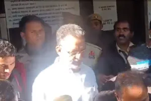 Video : 'तूफान कर रहा था मेरे अज्म का तवाफ, दुनिया समझ रही थी कश्ती भंवर में है, जेल जाने से पहले माफिया मुख्तार का शायराना अंदाज 